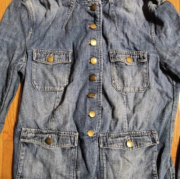 Gap Denim Blue Jean Jacket, Women's Medium, Buttons And Distressed Detail - Picture 3 of 16